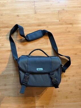 Nikon DSLR Black Padded Shoulder Strap Camera Bag